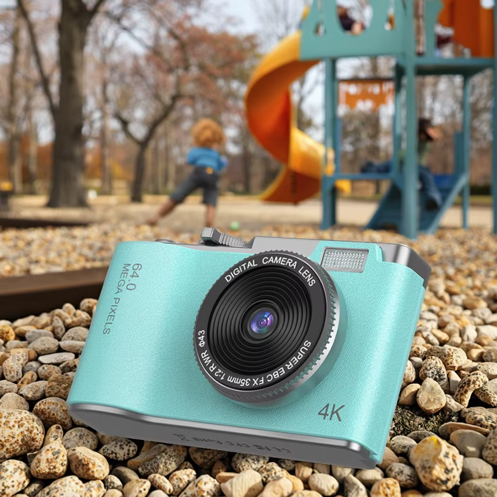 Digitalni retro fotoaparat iz 2000ih