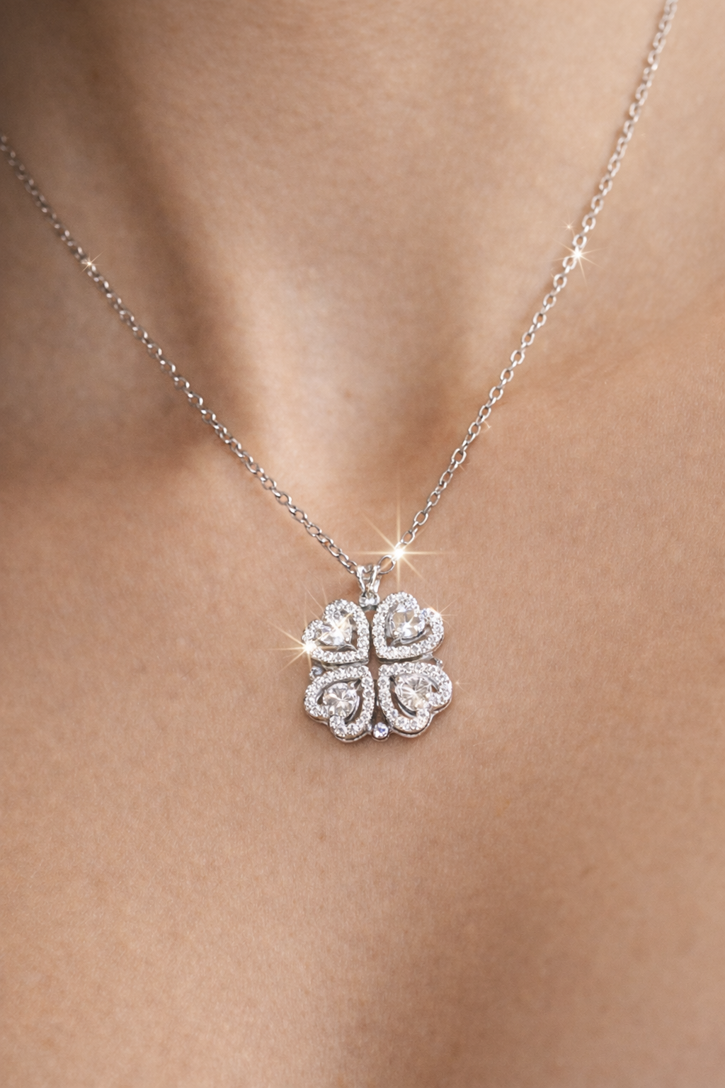 Ogrlica Detelina od Srebra - na modelu